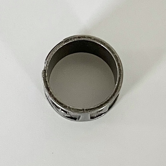 Stylish Gray Metal Ring with Accents 2.5” Circumference - Picture 8 of 14